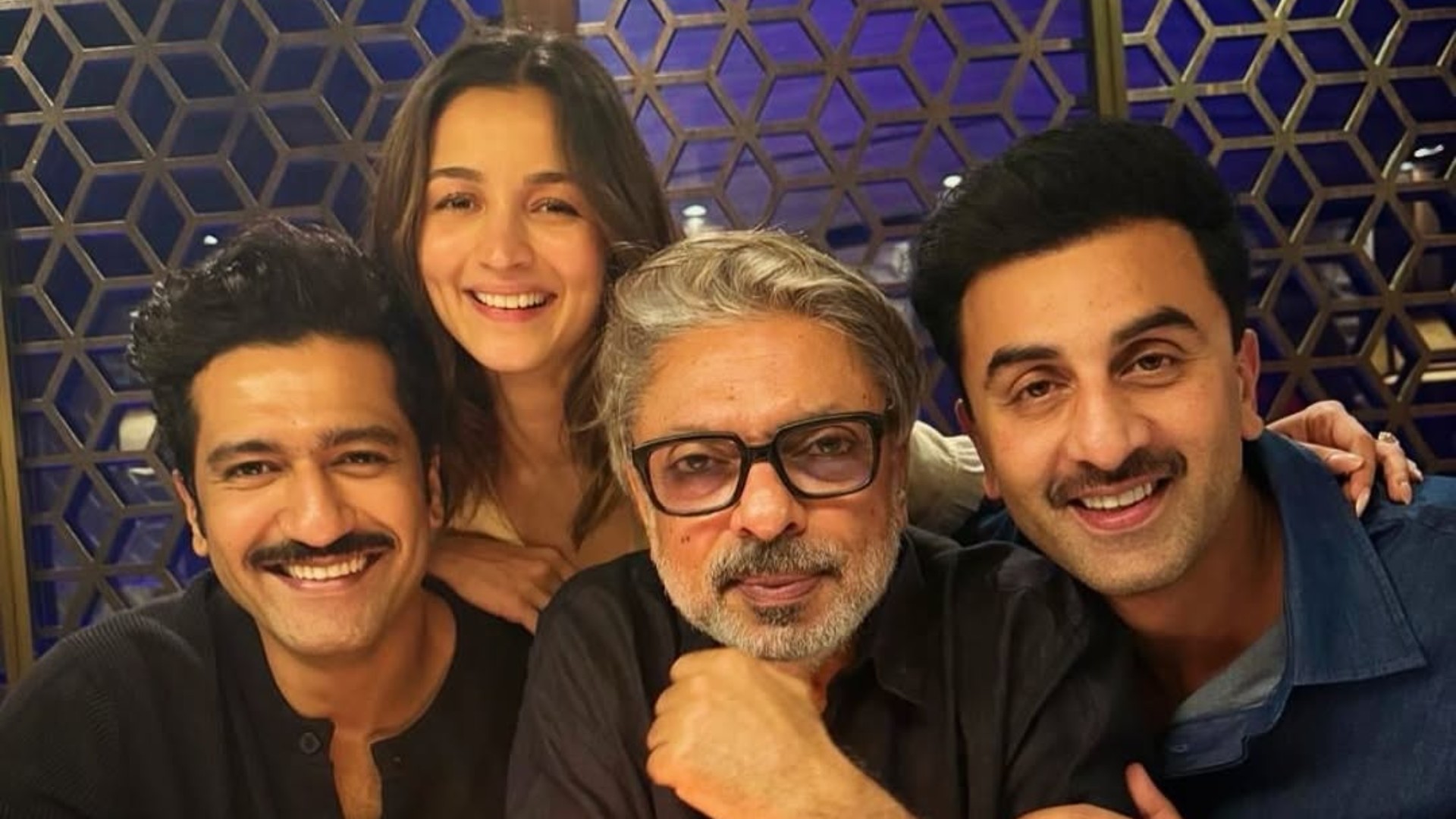 Love and War: संजय लीला भंसाली की ‘लव एंड वॉर’ की शूटिंग अचानक रुकी, वजह जानकर कहेंगे- ये तो होना ही था!