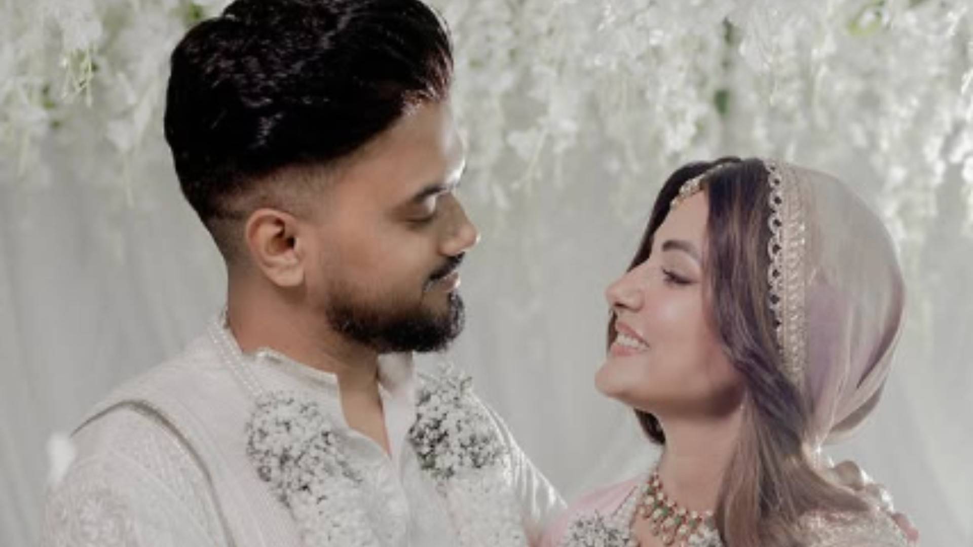 Hina Khan: हिना खान ने रॉकी जायसवाल से की शादी, 13 साल के प्यार के बाद बनाया हमसफर