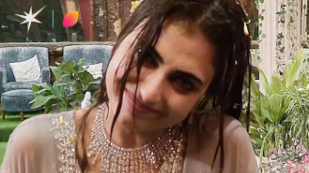 Bigg Boss 19 में Farrhana Bhatt पर भूतनी का साया, डरकर भागे शहबाज!